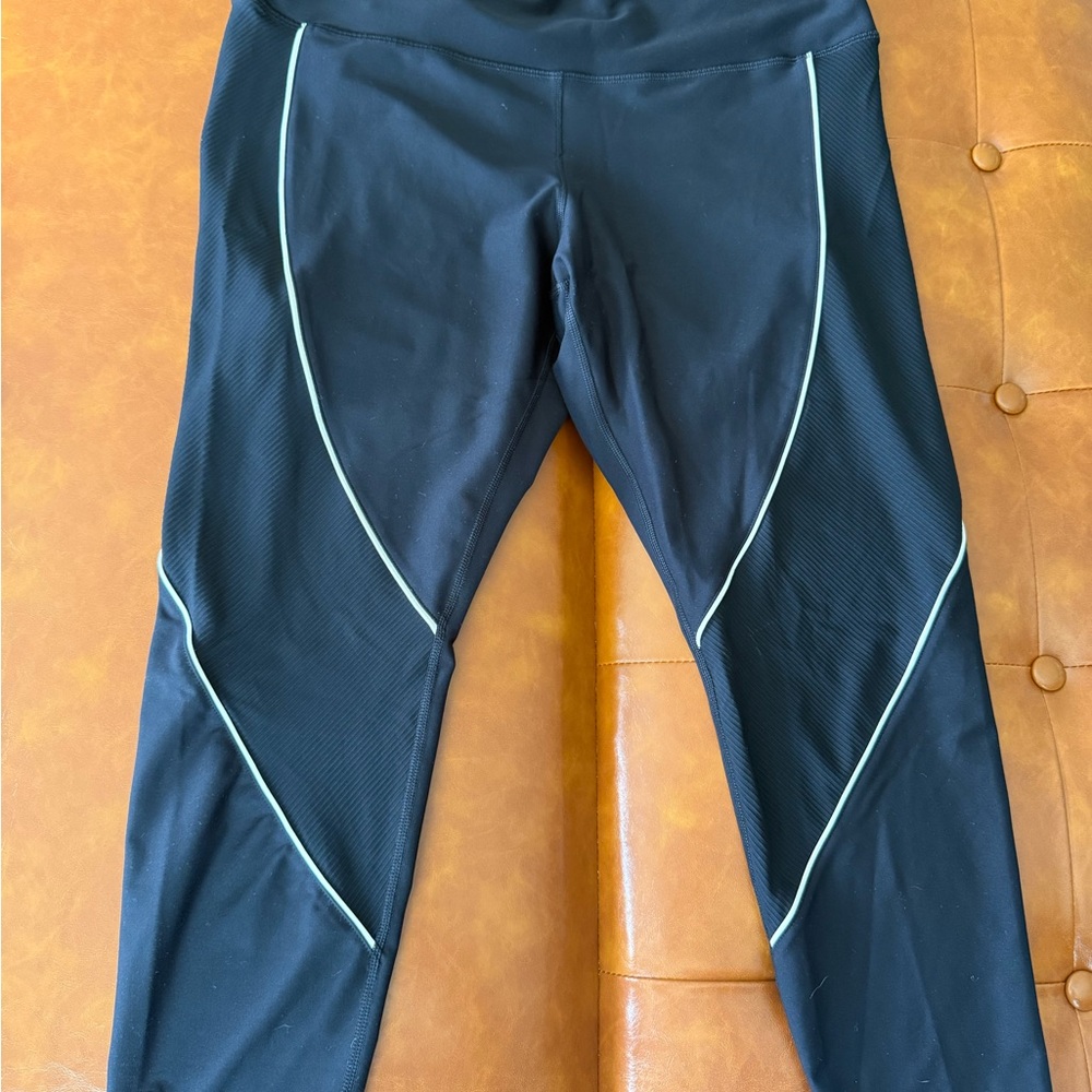 Old Navy High-Waisted PowerSoft Rib Mix 7/8 Leggings - Picture 2 of 6
